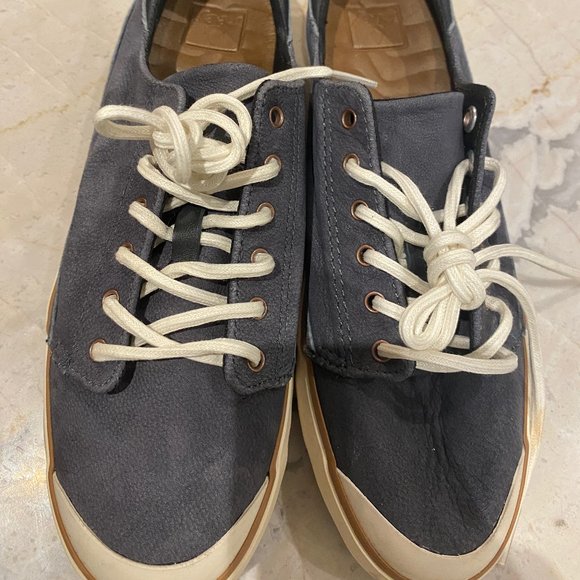 New without tags - REEF leather sneakers - Picture 1 of 7